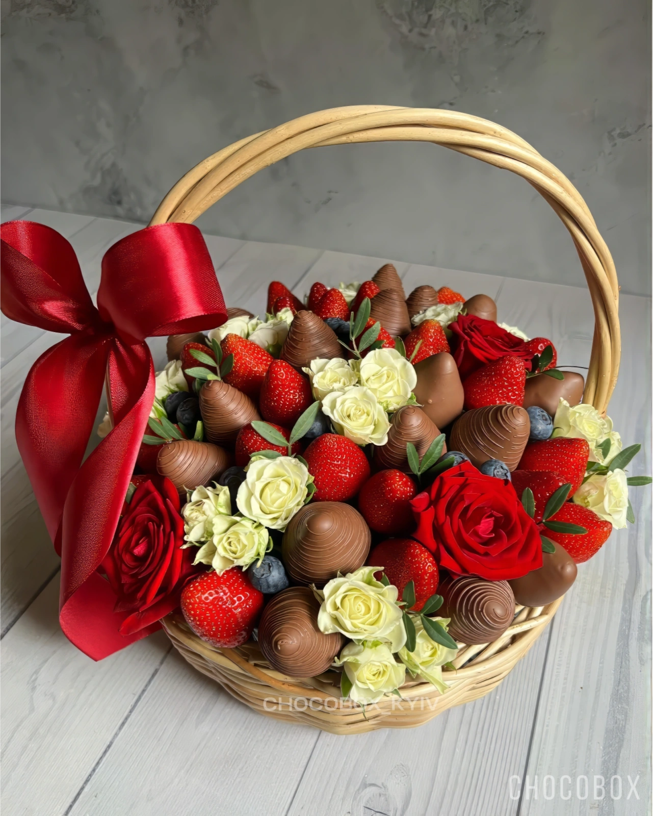 Композиция из клубники в шоколаде - CHOCOBOX