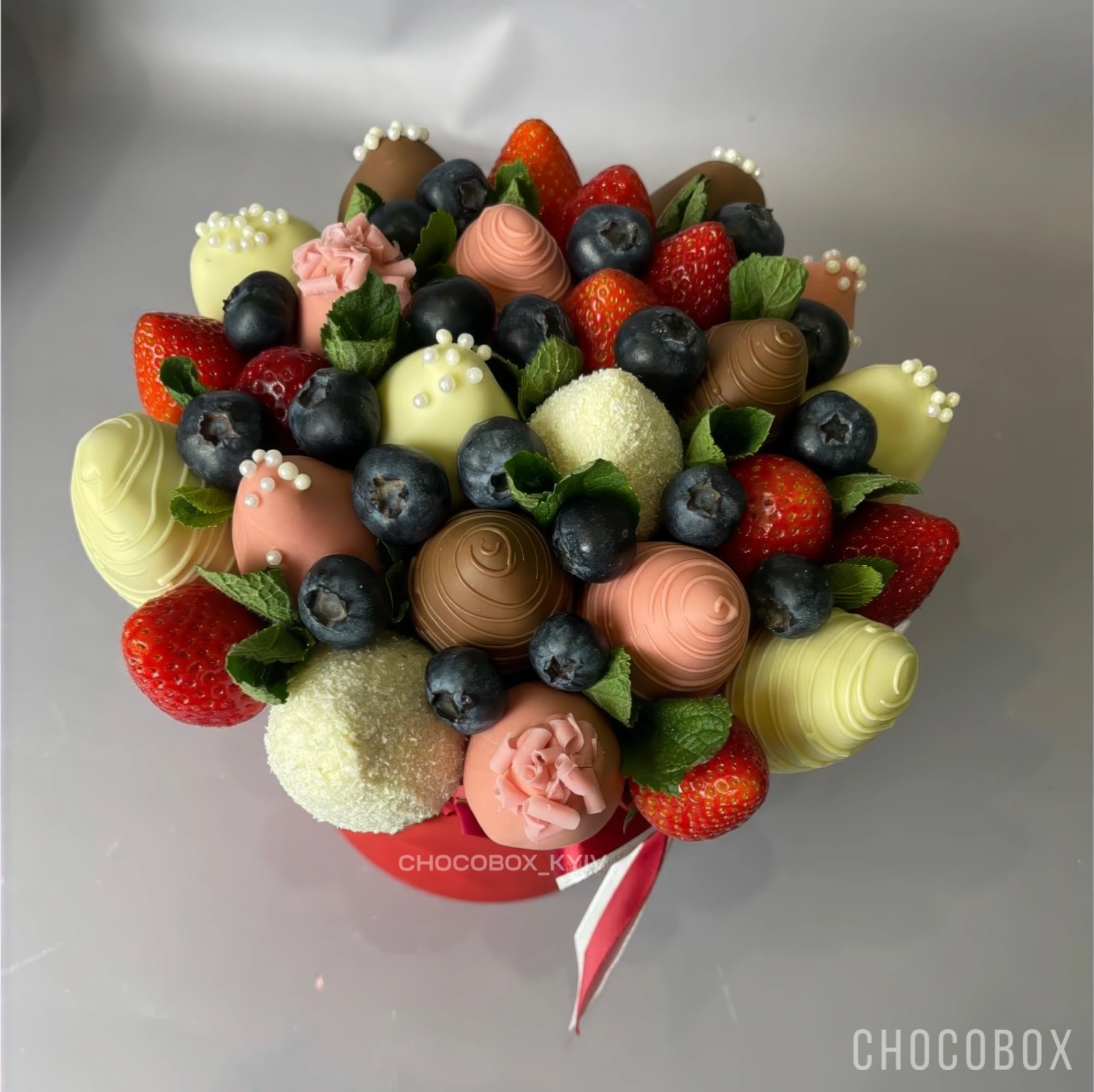 Композиция из клубники в шоколаде - CHOCOBOX