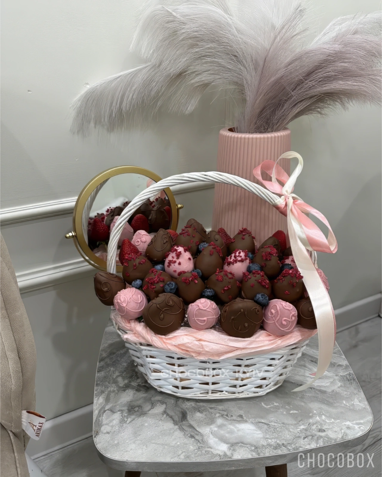 Композиция из клубники в шоколаде - CHOCOBOX