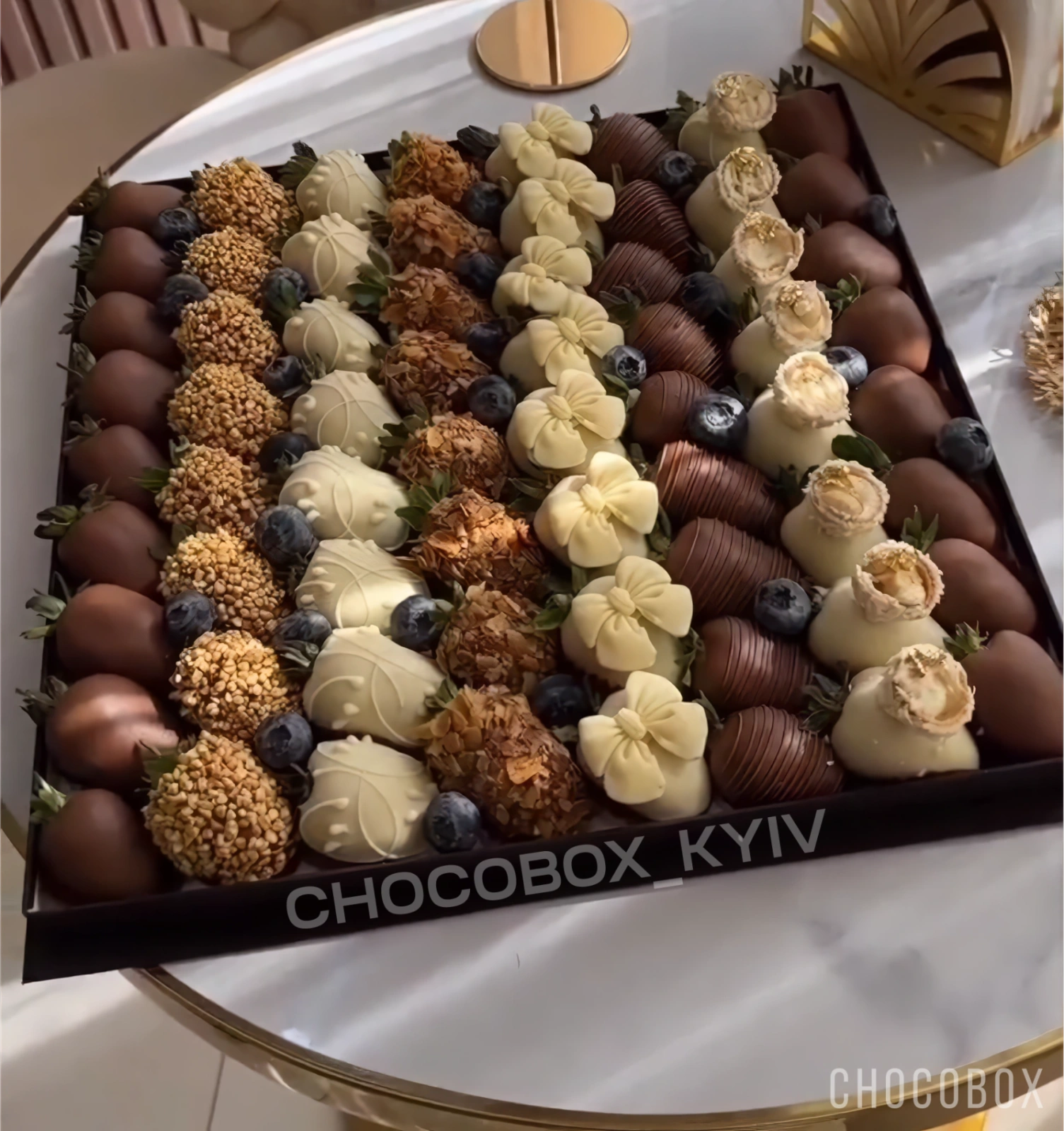 Бокс с клубники в шоколаде