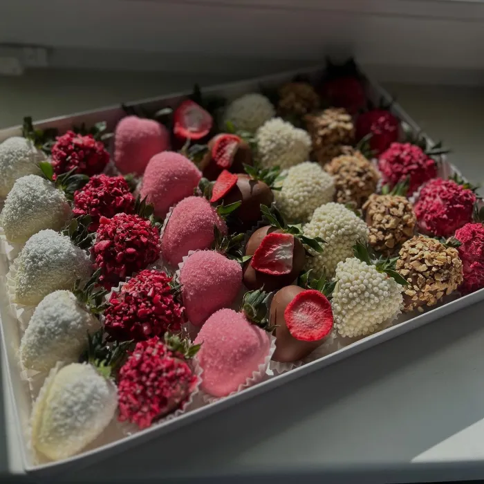 Бокс з полуниці у шоколаді - CHOCOBOX