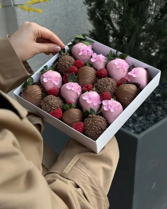 Бокс з полуниці у шоколаді - CHOCOBOX