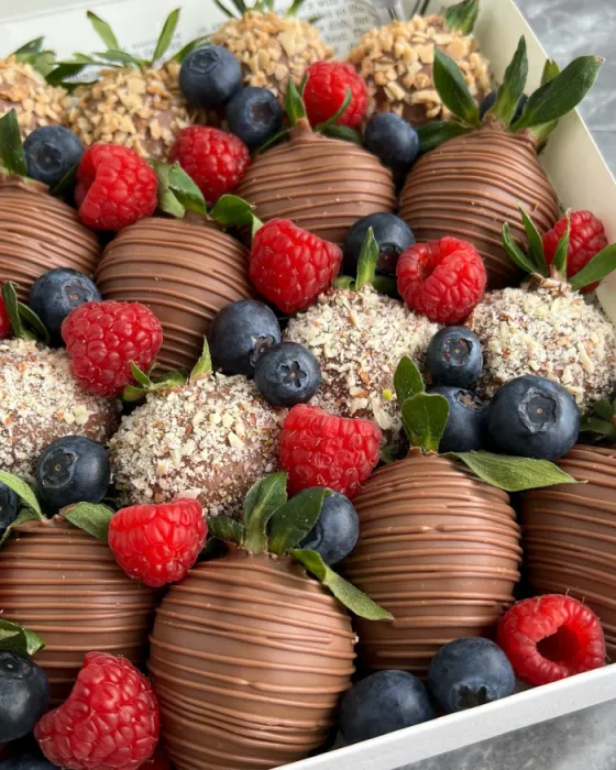 Бокс з полуниці у шоколаді - CHOCOBOX