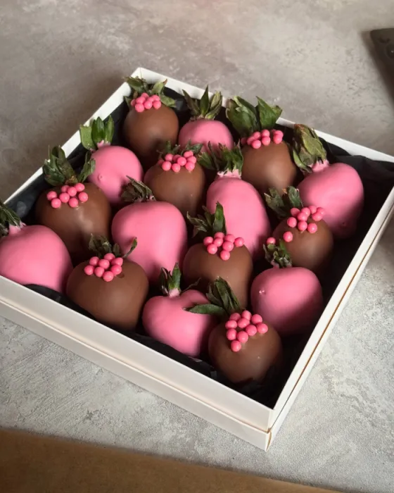 Бокс з полуниці у шоколаді - CHOCOBOX