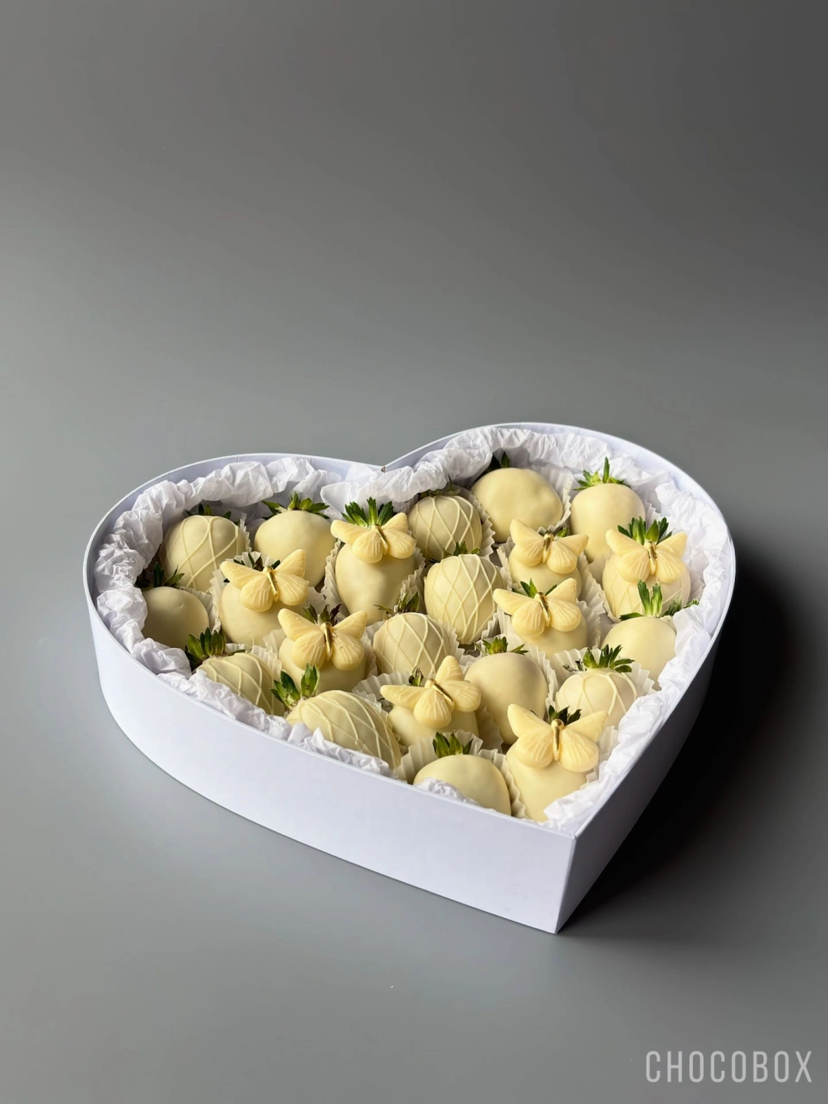 Бокс - сердце с клубникой в шоколаде - CHOCOBOX