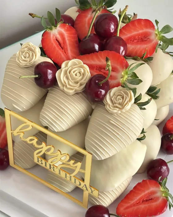 Бенто торт з полуниці в шоколаді - CHOCOBOX