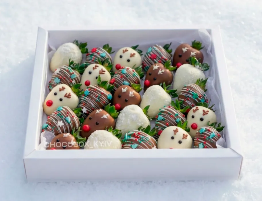 Новорічний бокс з полуницею в шоколаді - CHOCOBOX
