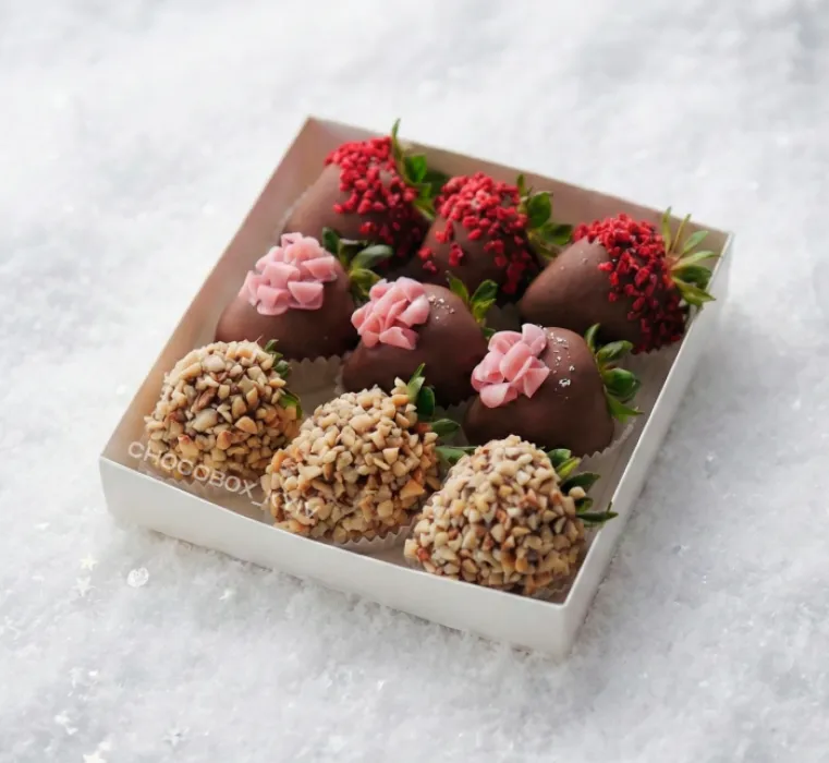 Новорічний бокс з полуницею в шоколаді - CHOCOBOX