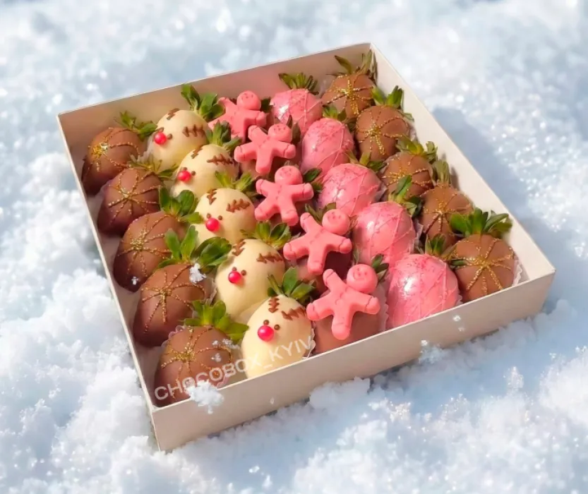 Новорічний бокс з полуницею в шоколаді - CHOCOBOX