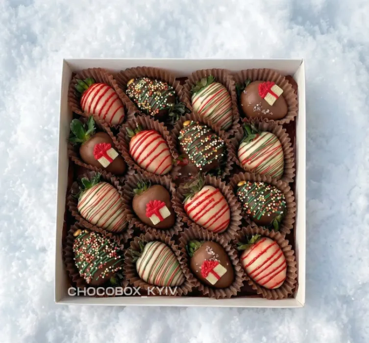 Новорічний бокс з полуницею в шоколаді - CHOCOBOX
