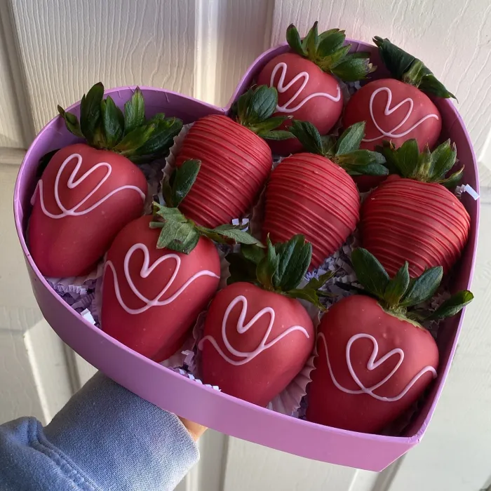 Бокс - серце з полуницею в шоколаді - CHOCOBOX