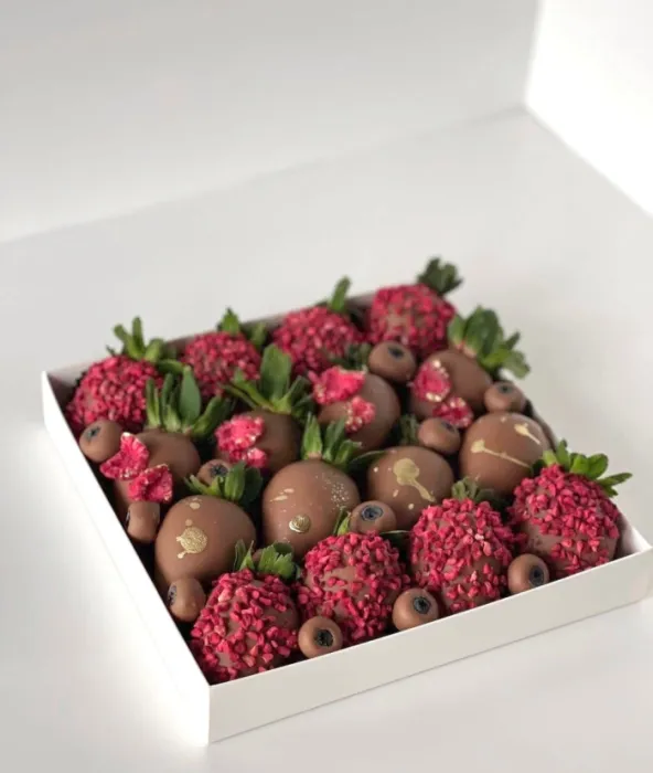 Бокс з полуниці у шоколаді - CHOCOBOX
