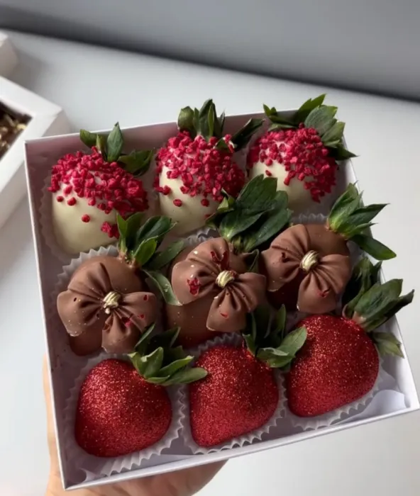 Бокс з полуниці у шоколаді - CHOCOBOX