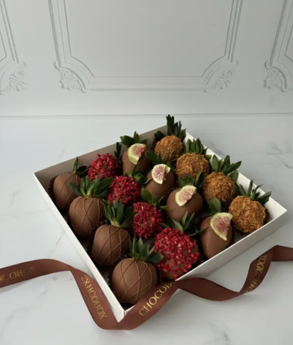 Бокс з полуниці у шоколаді - CHOCOBOX