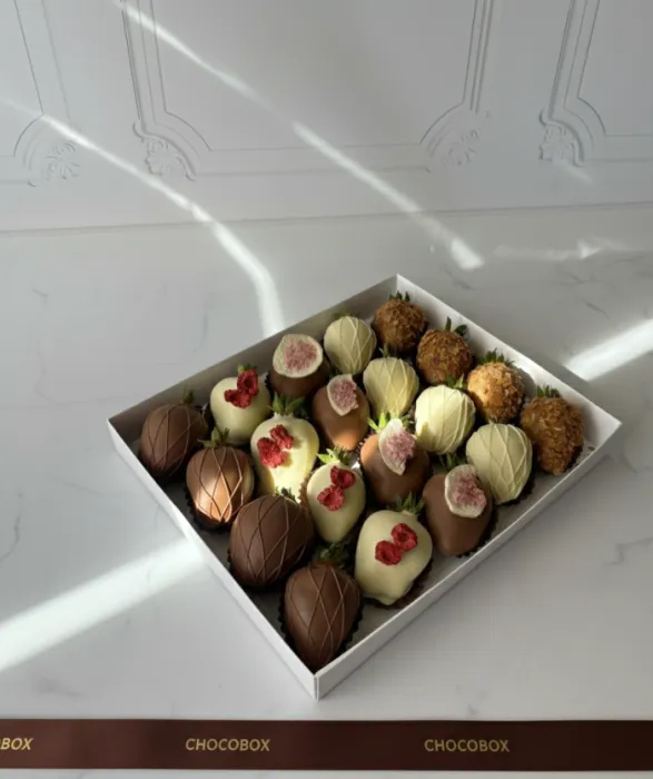 Бокс з полуниці у шоколаді - CHOCOBOX