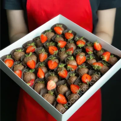Бокс з полуниці у шоколаді - CHOCOBOX