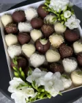 Фото відгуку про полуницю в шоколаді від CHOCOBOX