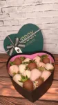 Фото відгуку про полуницю в шоколаді від CHOCOBOX